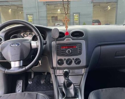 Сірий Форд Фокус, об'ємом двигуна 1.6 л та пробігом 239 тис. км за 6000 $, фото 16 на Automoto.ua