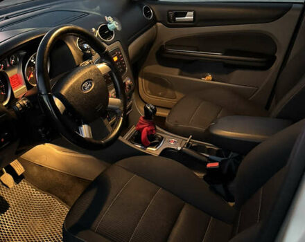 Серый Форд Фокус, объемом двигателя 1.8 л и пробегом 220 тыс. км за 4800 $, фото 22 на Automoto.ua