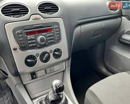 Сірий Форд Фокус, об'ємом двигуна 1.6 л та пробігом 138 тис. км за 5150 $, фото 24 на Automoto.ua