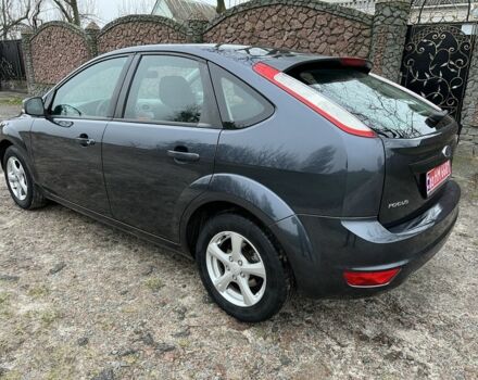 Серый Форд Фокус, объемом двигателя 1.6 л и пробегом 150 тыс. км за 5800 $, фото 4 на Automoto.ua