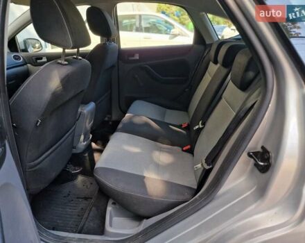 Серый Форд Фокус, объемом двигателя 1.6 л и пробегом 115 тыс. км за 6990 $, фото 46 на Automoto.ua