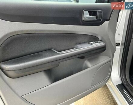 Сірий Форд Фокус, об'ємом двигуна 1.6 л та пробігом 138 тис. км за 5150 $, фото 22 на Automoto.ua