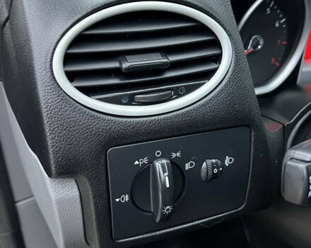 Сірий Форд Фокус, об'ємом двигуна 1.6 л та пробігом 150 тис. км за 5800 $, фото 22 на Automoto.ua