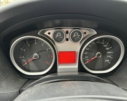 Серый Форд Фокус, объемом двигателя 1.6 л и пробегом 211 тыс. км за 5000 $, фото 5 на Automoto.ua