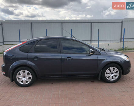 Серый Форд Фокус, объемом двигателя 1.6 л и пробегом 198 тыс. км за 6500 $, фото 5 на Automoto.ua