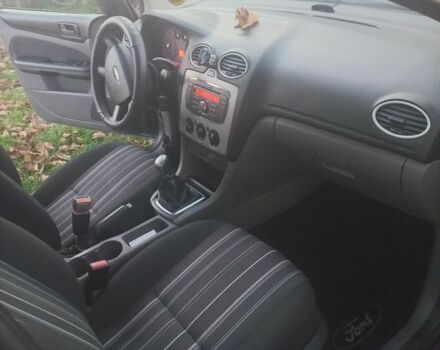 Серый Форд Фокус, объемом двигателя 1.4 л и пробегом 120 тыс. км за 5300 $, фото 5 на Automoto.ua