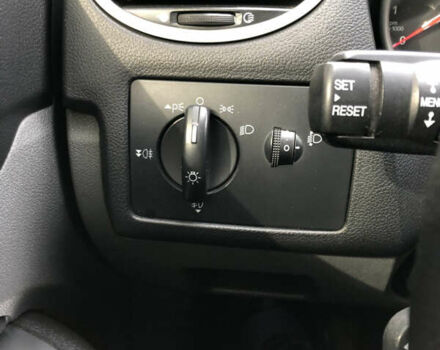 Серый Форд Фокус, объемом двигателя 1.6 л и пробегом 198 тыс. км за 6500 $, фото 13 на Automoto.ua