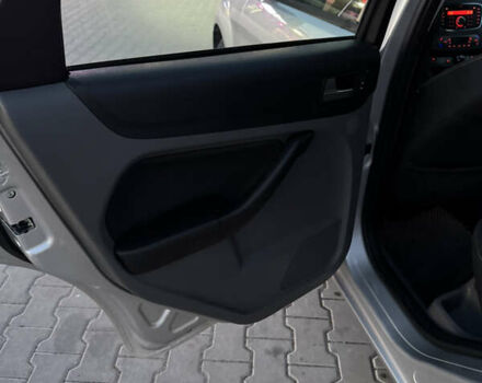 Серый Форд Фокус, объемом двигателя 1.8 л и пробегом 220 тыс. км за 4800 $, фото 12 на Automoto.ua