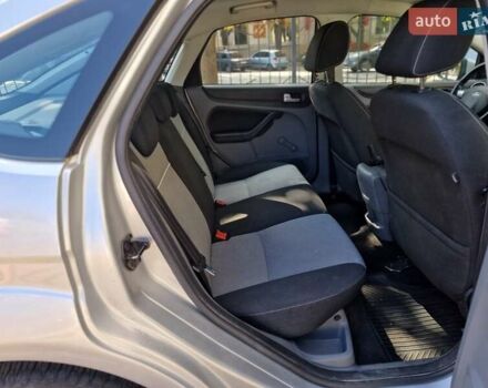 Серый Форд Фокус, объемом двигателя 1.6 л и пробегом 115 тыс. км за 6990 $, фото 45 на Automoto.ua