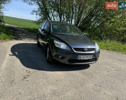 Серый Форд Фокус, объемом двигателя 1.6 л и пробегом 288 тыс. км за 5300 $, фото 2 на Automoto.ua