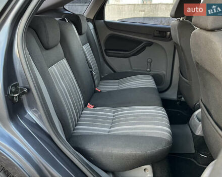 Серый Форд Фокус, объемом двигателя 1.4 л и пробегом 220 тыс. км за 5790 $, фото 9 на Automoto.ua
