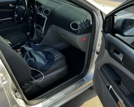 Сірий Форд Фокус, об'ємом двигуна 1.6 л та пробігом 274 тис. км за 7000 $, фото 17 на Automoto.ua