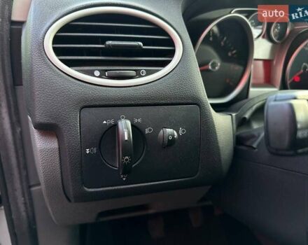 Серый Форд Фокус, объемом двигателя 2 л и пробегом 267 тыс. км за 5990 $, фото 16 на Automoto.ua