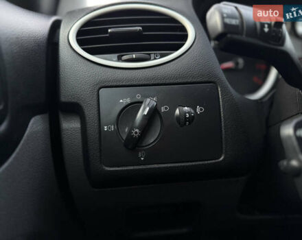 Сірий Форд Фокус, об'ємом двигуна 1.6 л та пробігом 270 тис. км за 5700 $, фото 14 на Automoto.ua