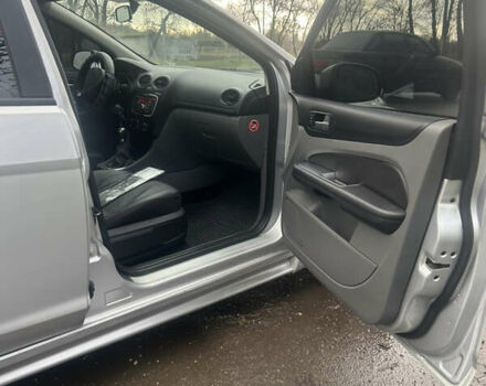 Серый Форд Фокус, объемом двигателя 1.6 л и пробегом 241 тыс. км за 5200 $, фото 1 на Automoto.ua