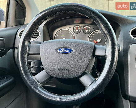 Серый Форд Фокус, объемом двигателя 1.4 л и пробегом 220 тыс. км за 5790 $, фото 12 на Automoto.ua