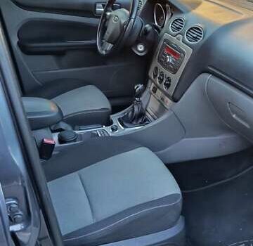 Серый Форд Фокус, объемом двигателя 1.6 л и пробегом 198 тыс. км за 7100 $, фото 12 на Automoto.ua