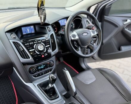 Серый Форд Фокус, объемом двигателя 1.6 л и пробегом 179 тыс. км за 4299 $, фото 3 на Automoto.ua