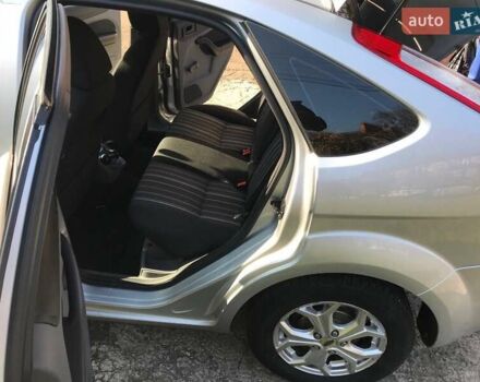 Сірий Форд Фокус, об'ємом двигуна 1.39 л та пробігом 105 тис. км за 5500 $, фото 4 на Automoto.ua