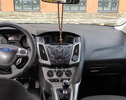 Серый Форд Фокус, объемом двигателя 1.6 л и пробегом 252 тыс. км за 7500 $, фото 6 на Automoto.ua