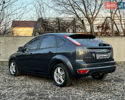 Серый Форд Фокус, объемом двигателя 1.4 л и пробегом 220 тыс. км за 5790 $, фото 4 на Automoto.ua