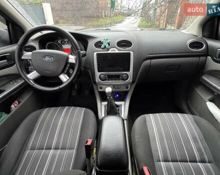 Серый Форд Фокус, объемом двигателя 1.56 л и пробегом 152 тыс. км за 8000 $, фото 1 на Automoto.ua