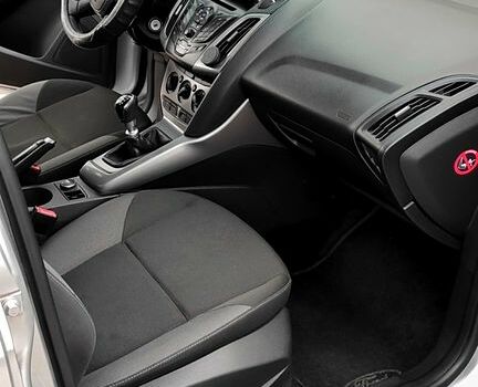 Сірий Форд Фокус, об'ємом двигуна 1.6 л та пробігом 252 тис. км за 7200 $, фото 9 на Automoto.ua