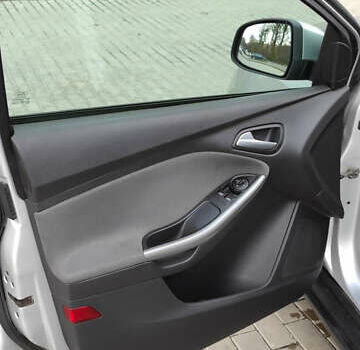 Серый Форд Фокус, объемом двигателя 1.6 л и пробегом 252 тыс. км за 7500 $, фото 12 на Automoto.ua