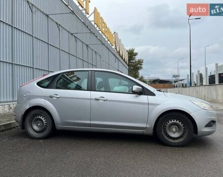 Серый Форд Фокус, объемом двигателя 1.6 л и пробегом 136 тыс. км за 5500 $, фото 4 на Automoto.ua