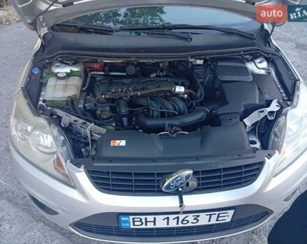 Серый Форд Фокус, объемом двигателя 1.39 л и пробегом 250 тыс. км за 4400 $, фото 10 на Automoto.ua