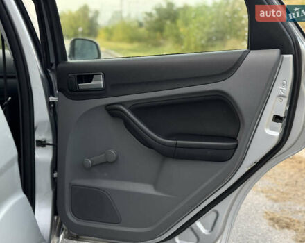 Сірий Форд Фокус, об'ємом двигуна 1.6 л та пробігом 270 тис. км за 5700 $, фото 12 на Automoto.ua