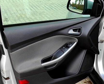 Сірий Форд Фокус, об'ємом двигуна 1.6 л та пробігом 252 тис. км за 7200 $, фото 12 на Automoto.ua
