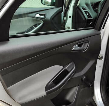 Серый Форд Фокус, объемом двигателя 1.6 л и пробегом 252 тыс. км за 7500 $, фото 13 на Automoto.ua