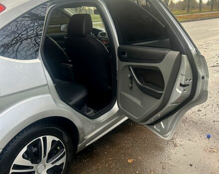 Серый Форд Фокус, объемом двигателя 1.6 л и пробегом 241 тыс. км за 5700 $, фото 8 на Automoto.ua