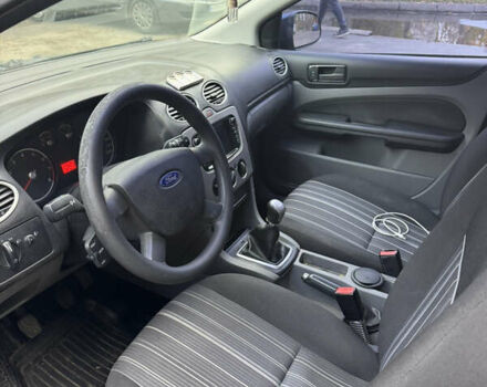 Серый Форд Фокус, объемом двигателя 1.39 л и пробегом 205 тыс. км за 5000 $, фото 3 на Automoto.ua