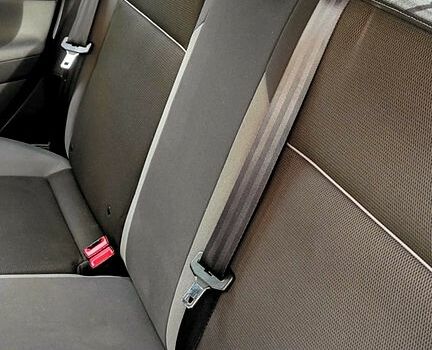 Сірий Форд Фокус, об'ємом двигуна 1.6 л та пробігом 252 тис. км за 7200 $, фото 8 на Automoto.ua