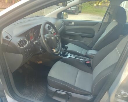 Сірий Форд Фокус, об'ємом двигуна 1.6 л та пробігом 270 тис. км за 5400 $, фото 4 на Automoto.ua