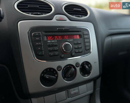 Сірий Форд Фокус, об'ємом двигуна 1.6 л та пробігом 270 тис. км за 5700 $, фото 13 на Automoto.ua