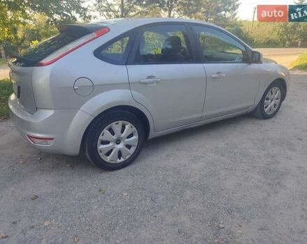 Серый Форд Фокус, объемом двигателя 1.6 л и пробегом 260 тыс. км за 5500 $, фото 5 на Automoto.ua