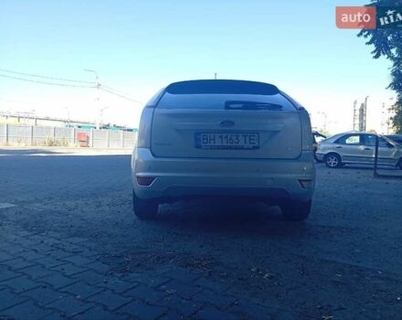 Серый Форд Фокус, объемом двигателя 1.39 л и пробегом 250 тыс. км за 4400 $, фото 2 на Automoto.ua