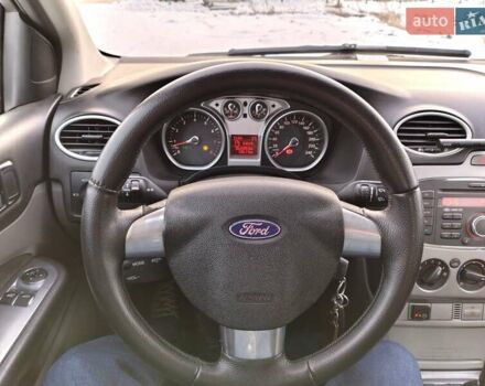 Серый Форд Фокус, объемом двигателя 1.6 л и пробегом 365 тыс. км за 5700 $, фото 26 на Automoto.ua