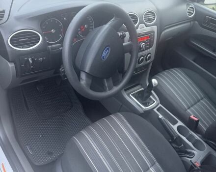 Серый Форд Фокус, объемом двигателя 1.4 л и пробегом 375 тыс. км за 4999 $, фото 7 на Automoto.ua