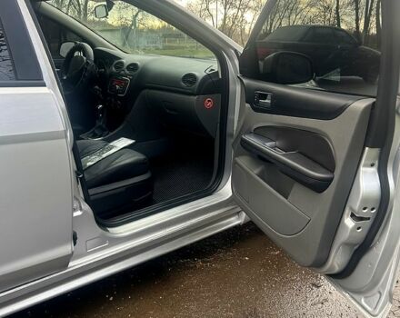 Серый Форд Фокус, объемом двигателя 1.6 л и пробегом 241 тыс. км за 5700 $, фото 7 на Automoto.ua