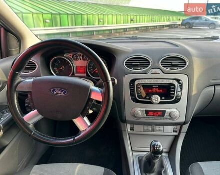 Серый Форд Фокус, объемом двигателя 2 л и пробегом 267 тыс. км за 5990 $, фото 13 на Automoto.ua