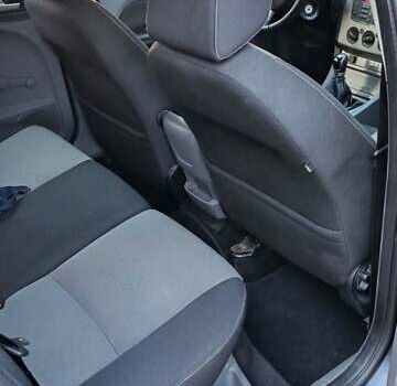 Серый Форд Фокус, объемом двигателя 1.6 л и пробегом 198 тыс. км за 7100 $, фото 13 на Automoto.ua