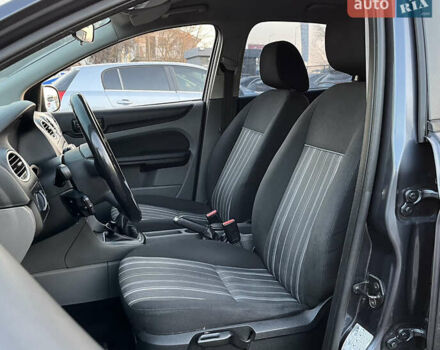 Серый Форд Фокус, объемом двигателя 1.4 л и пробегом 220 тыс. км за 5790 $, фото 7 на Automoto.ua