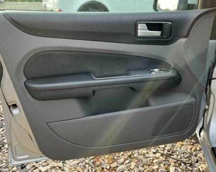 Серый Форд Фокус, объемом двигателя 1.6 л и пробегом 184 тыс. км за 6500 $, фото 7 на Automoto.ua