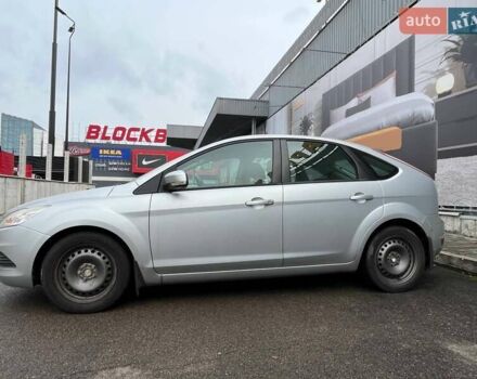 Серый Форд Фокус, объемом двигателя 1.6 л и пробегом 136 тыс. км за 5500 $, фото 5 на Automoto.ua