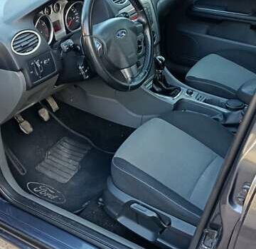 Серый Форд Фокус, объемом двигателя 1.6 л и пробегом 198 тыс. км за 7100 $, фото 15 на Automoto.ua