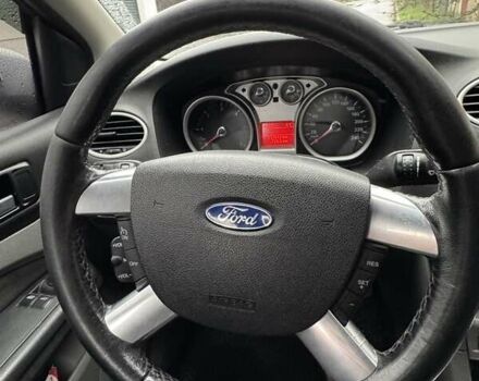 Серый Форд Фокус, объемом двигателя 1.56 л и пробегом 152 тыс. км за 8000 $, фото 3 на Automoto.ua